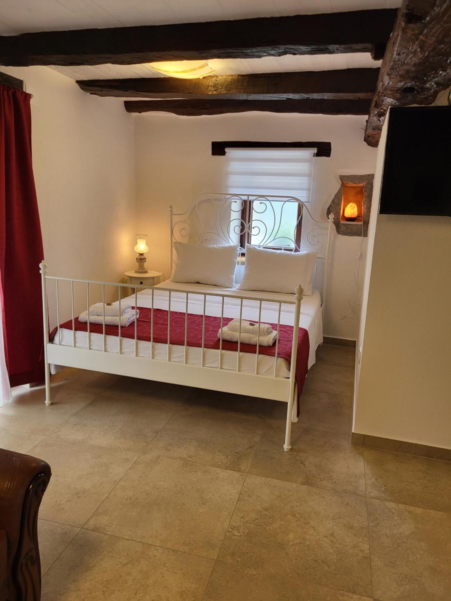 Apartman Studio Baladur Roč Εξωτερικό φωτογραφία