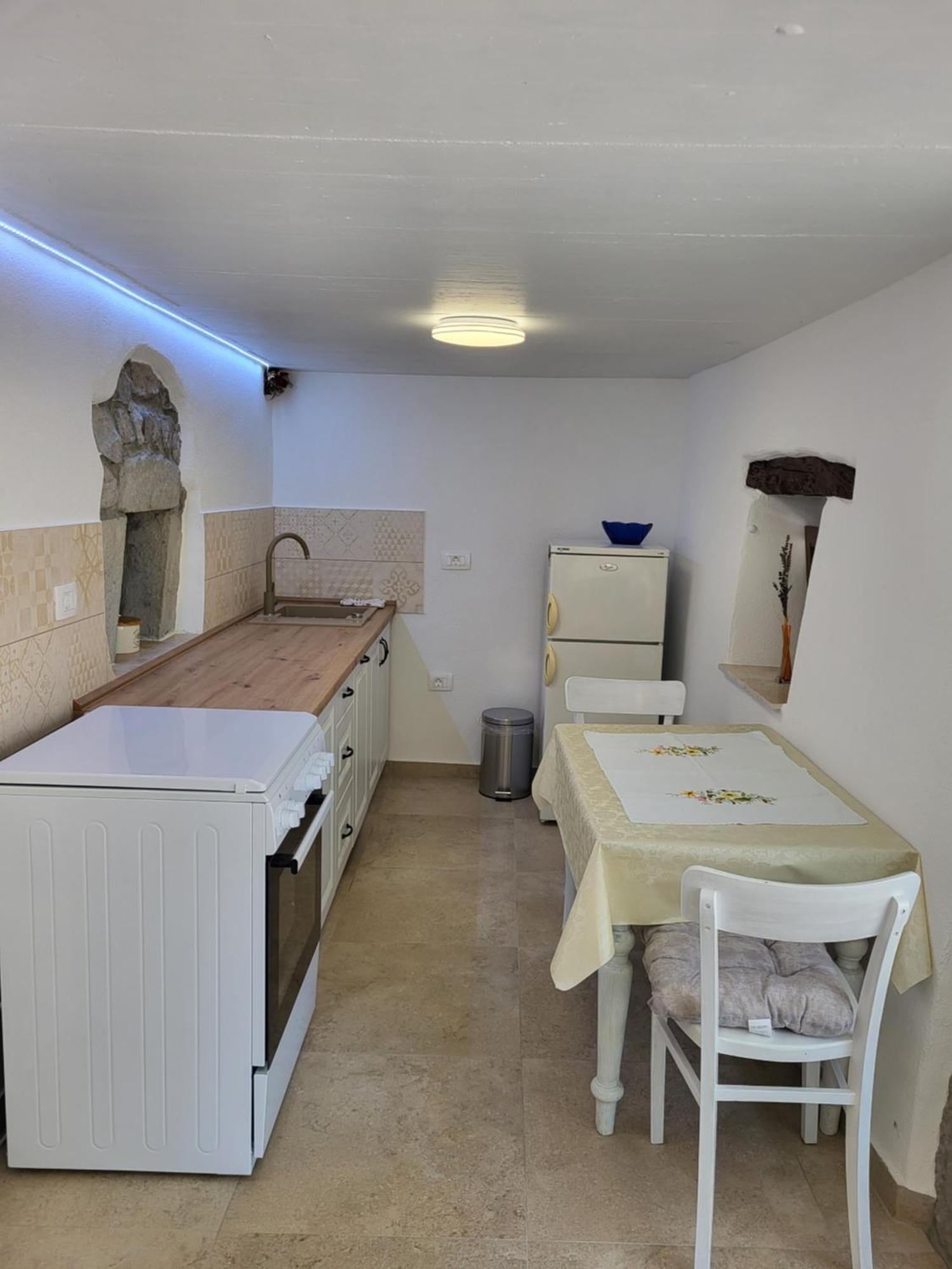 Apartman Studio Baladur Roč Εξωτερικό φωτογραφία