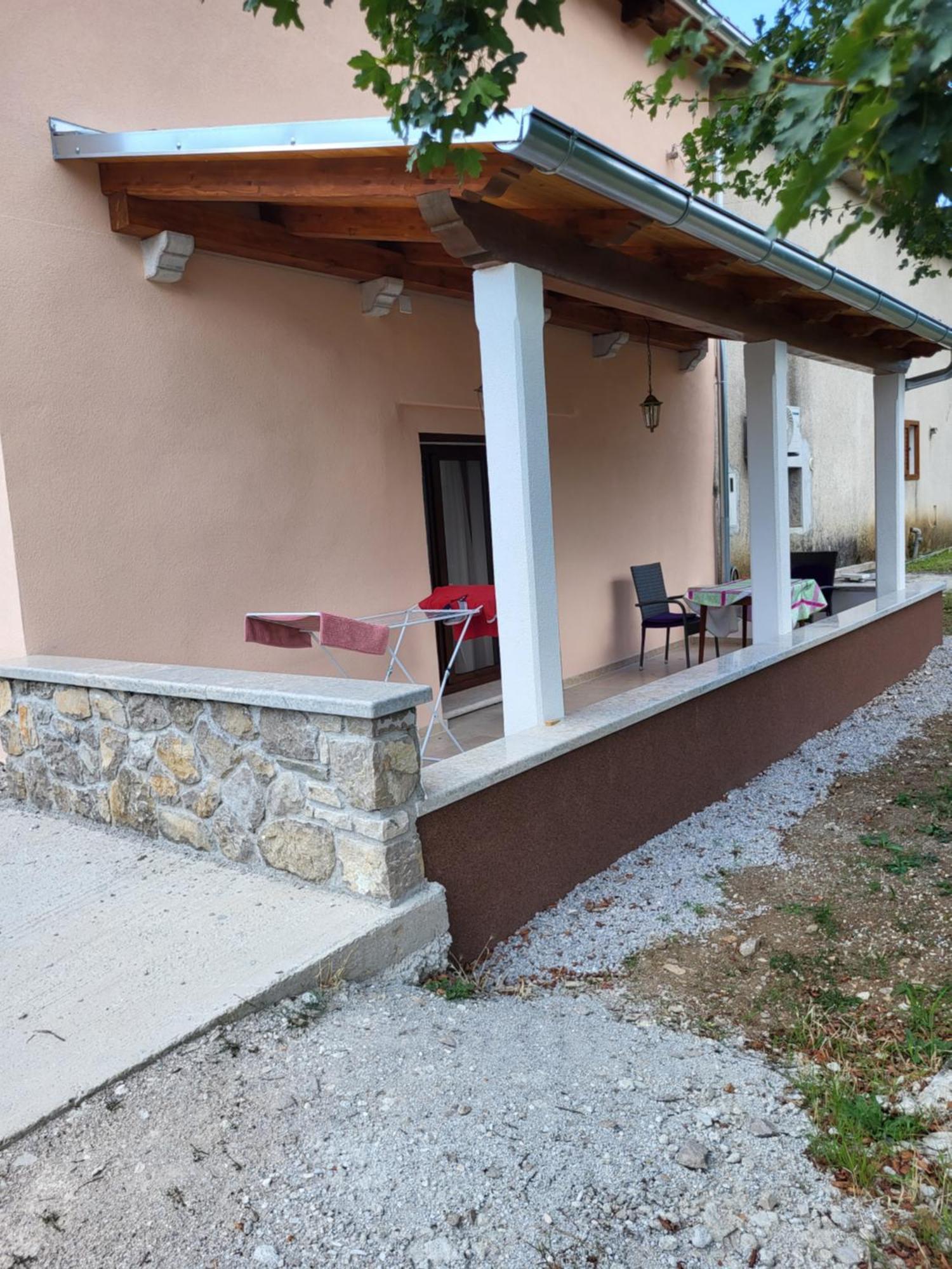 Apartman Studio Baladur Roč Εξωτερικό φωτογραφία